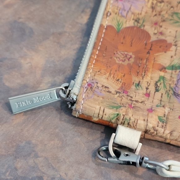 PIXIE MOOD Wristlet with Detachable Strap - Picture 4 of 8